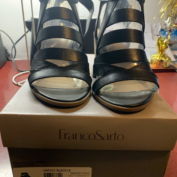 Sandals - Picture 3 of 4